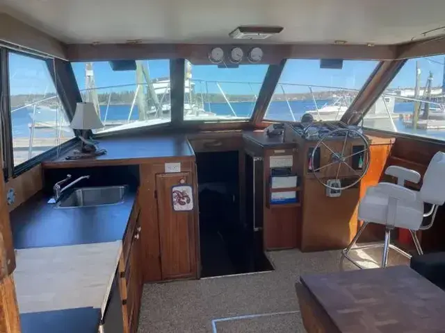 Hatteras 37 Convertible