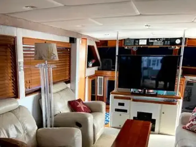 Hatteras 60 Yacht Fish