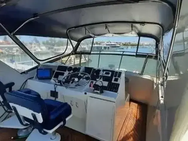 Hatteras 60 Yacht Fish