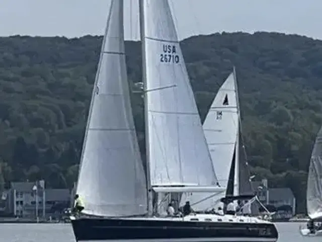 Beneteau Oceanis Clipper 523