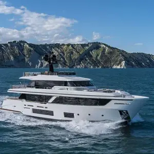 2023 Custom Line Navetta 30