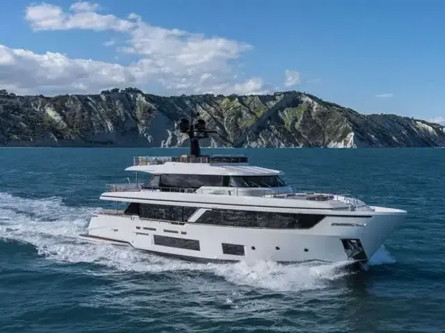 Custom Line Navetta 30