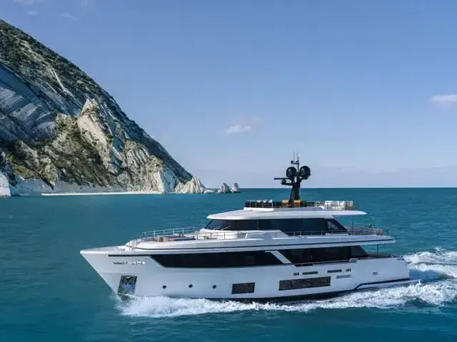 Custom Line Navetta 30