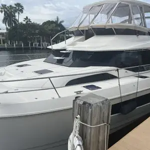 2016 Aquila 44 Yacht