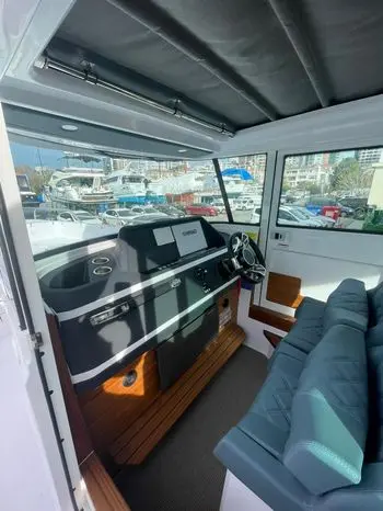 2023 Axopar 28 cabin