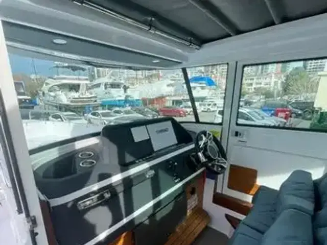 Axopar 28 Cabin