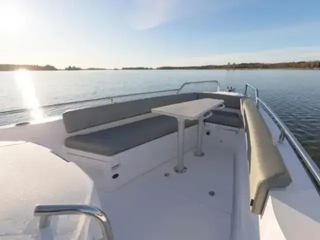 Axopar 28 Cabin