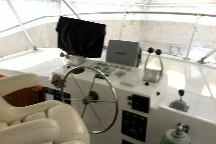 1985 Hatteras 72 cockpit motoryacht