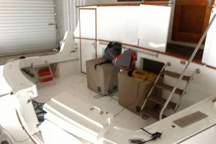 1985 Hatteras 72 cockpit motoryacht