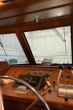 1985 Hatteras 72 cockpit motoryacht