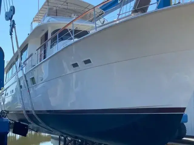 Hatteras 72 Cockpit Motoryacht