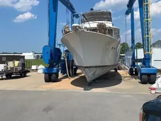 Hatteras 72 Cockpit Motoryacht