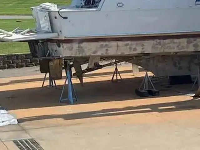 Hatteras 72 Cockpit Motoryacht