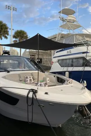 2022 Sea Ray 370 sundancer