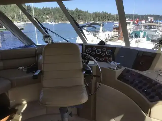 Meridian 490 Pilothouse