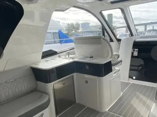 Sea Ray 370 Sundancer