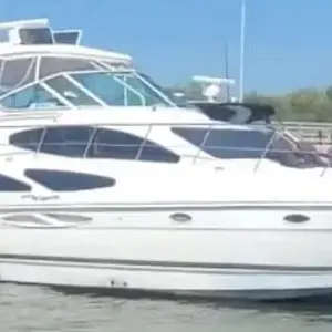 2005 Cruisers Yachts 405 Express