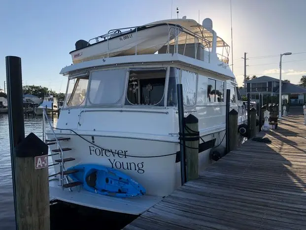 1990 Viking extended aft deck motor yacht