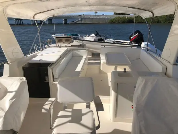 1990 Viking extended aft deck motor yacht