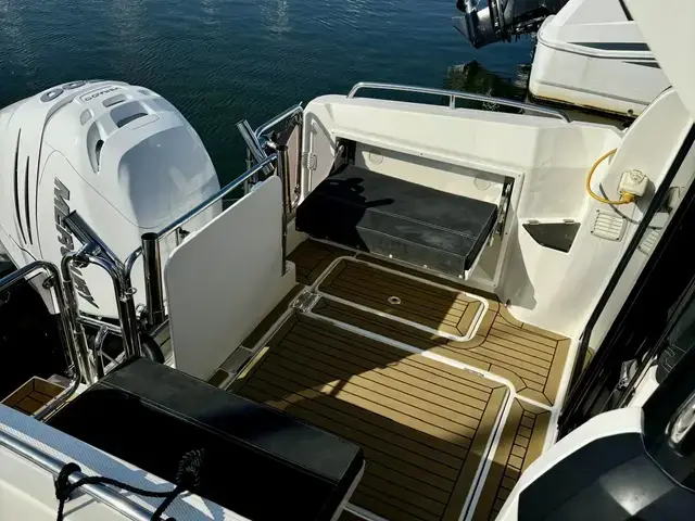 Parker 750 Cabin Cruiser