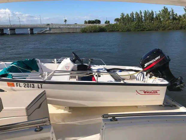 1990 Viking extended aft deck motor yacht