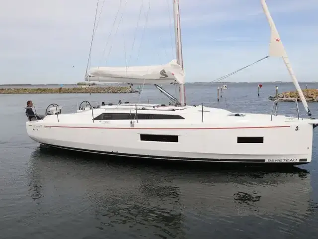 Beneteau Oceanis 37.1