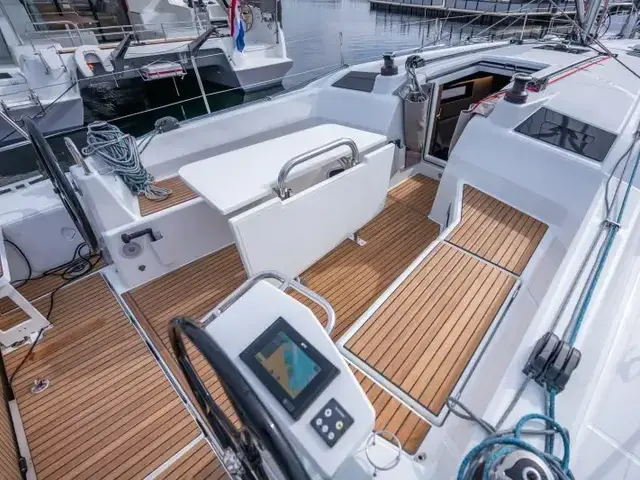 Beneteau Oceanis 37.1