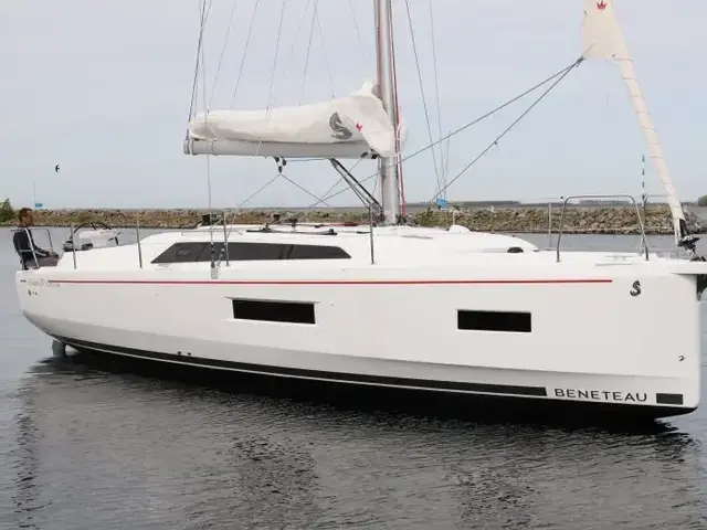 Beneteau Oceanis 37.1