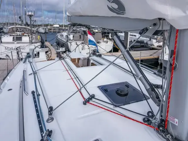 Beneteau Oceanis 37.1