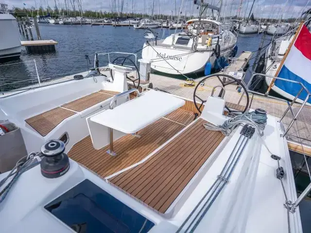 Beneteau Oceanis 37.1