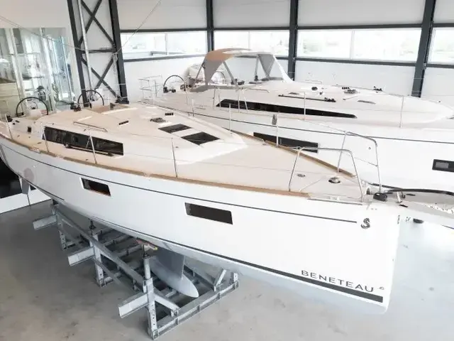 Beneteau Oceanis 38.1