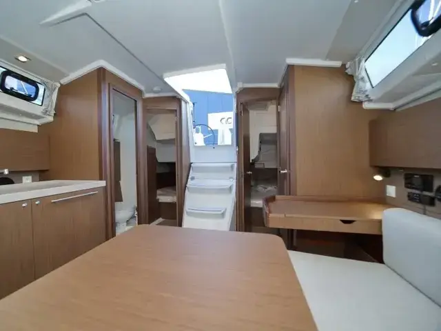 Beneteau Oceanis 38.1