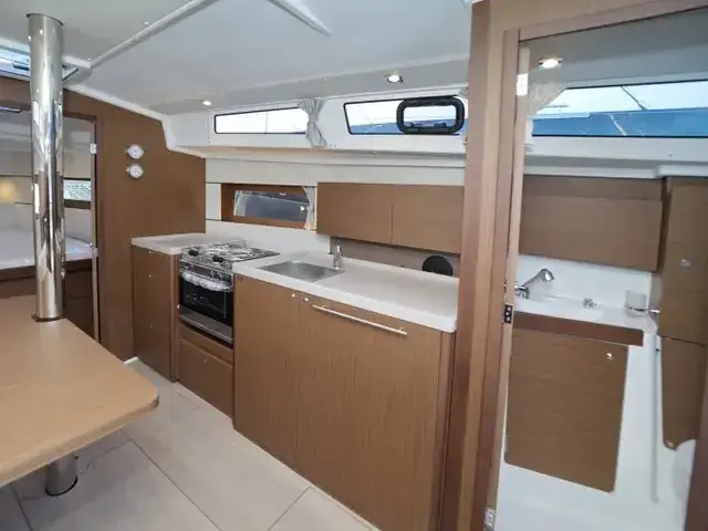 Beneteau Oceanis 38.1