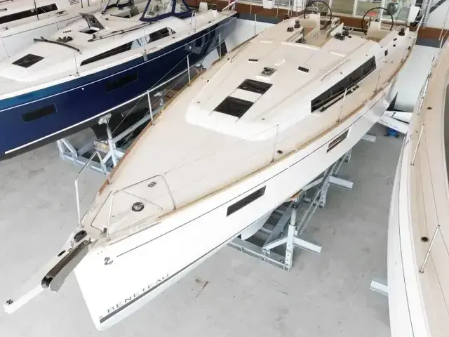 Beneteau Oceanis 38.1