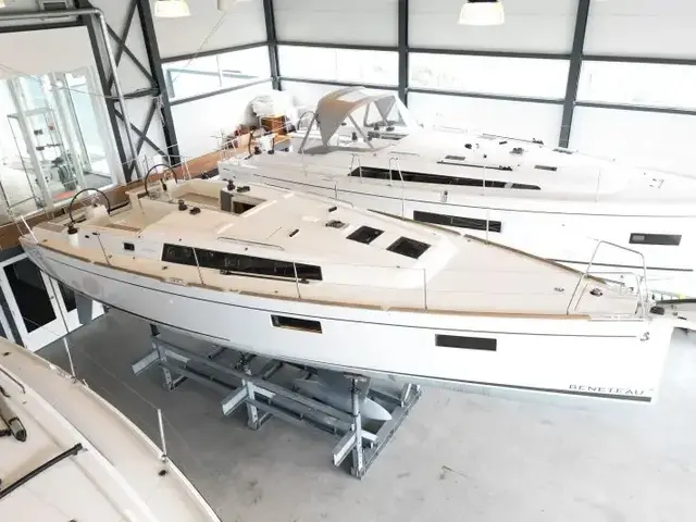 Beneteau Oceanis 38.1