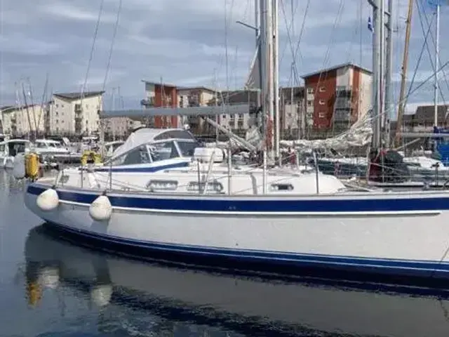 Hallberg-Rassy 37