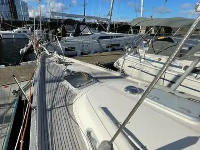 Hallberg-Rassy 37