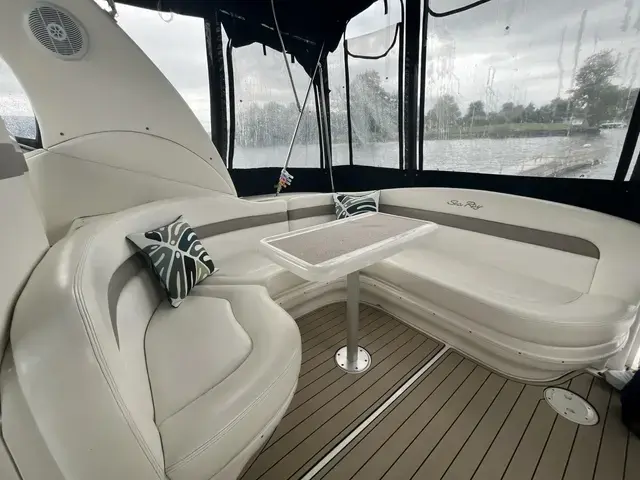 Sea Ray Sundancer 320