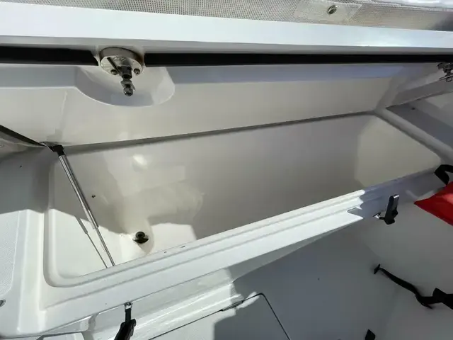 Jupiter Boats 32FS