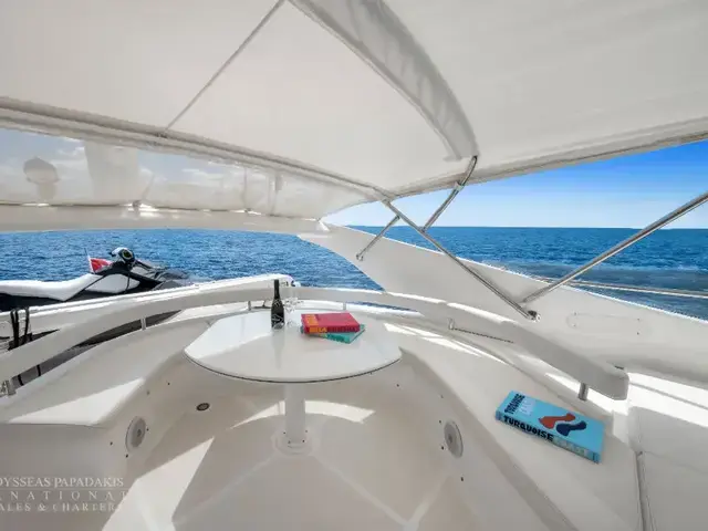 Ferretti Yachts 760