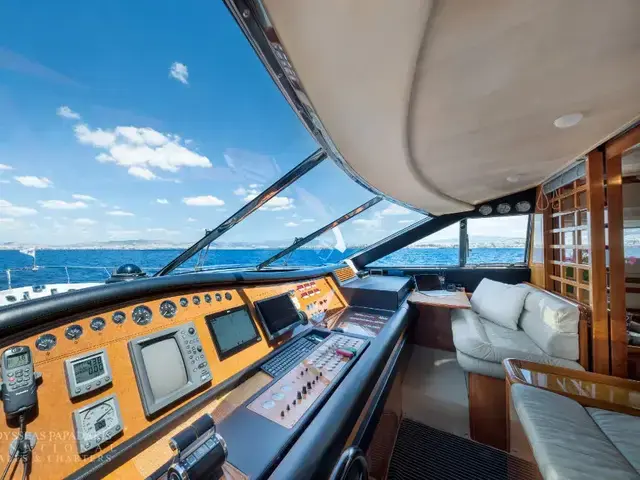 Ferretti Yachts 760