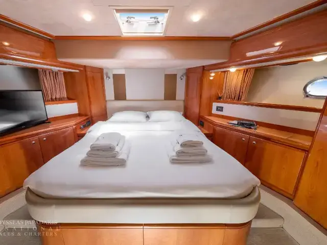 Ferretti Yachts 760