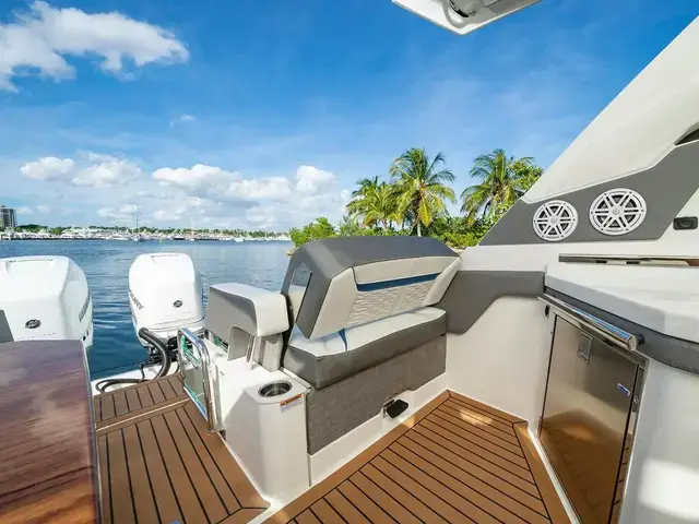 Tiara 34 LX