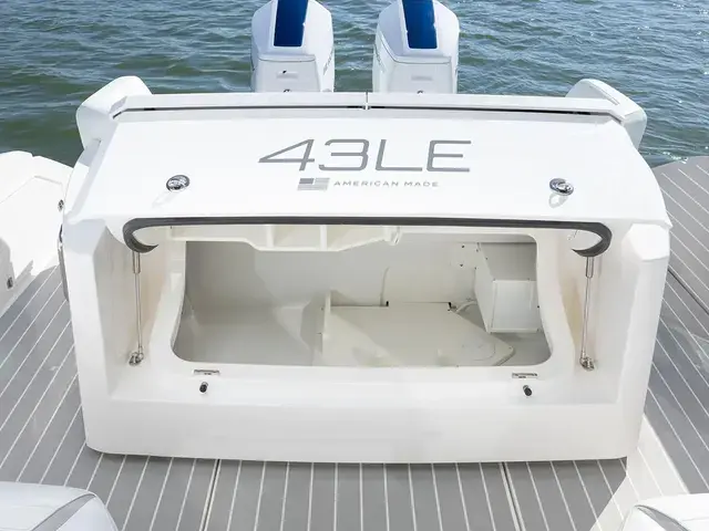 Tiara 43 LE