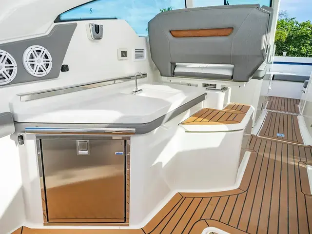 Tiara 34 LX