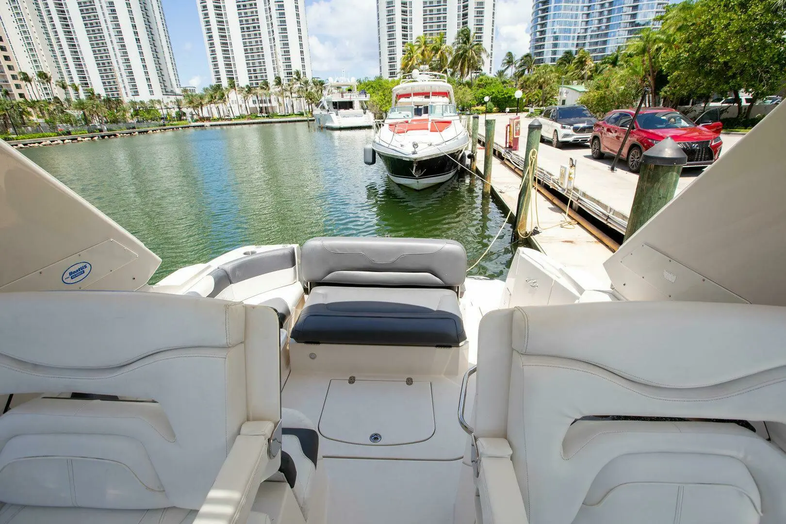 2014 Monterey 320 sport yacht