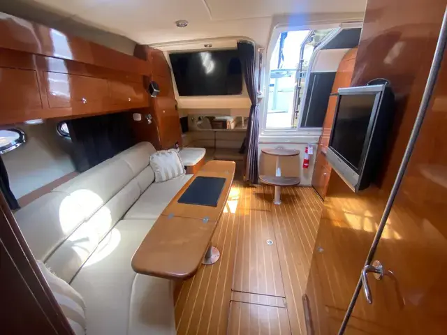 Regal 3760 Sportyacht