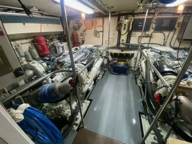 Hatteras Cockpit Motor Yacht