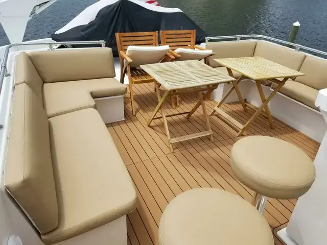 Hatteras Cockpit Motor Yacht