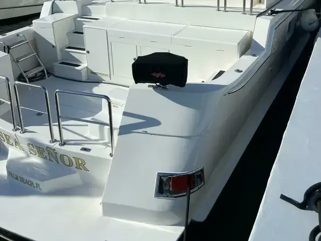 Hatteras Cockpit Motor Yacht